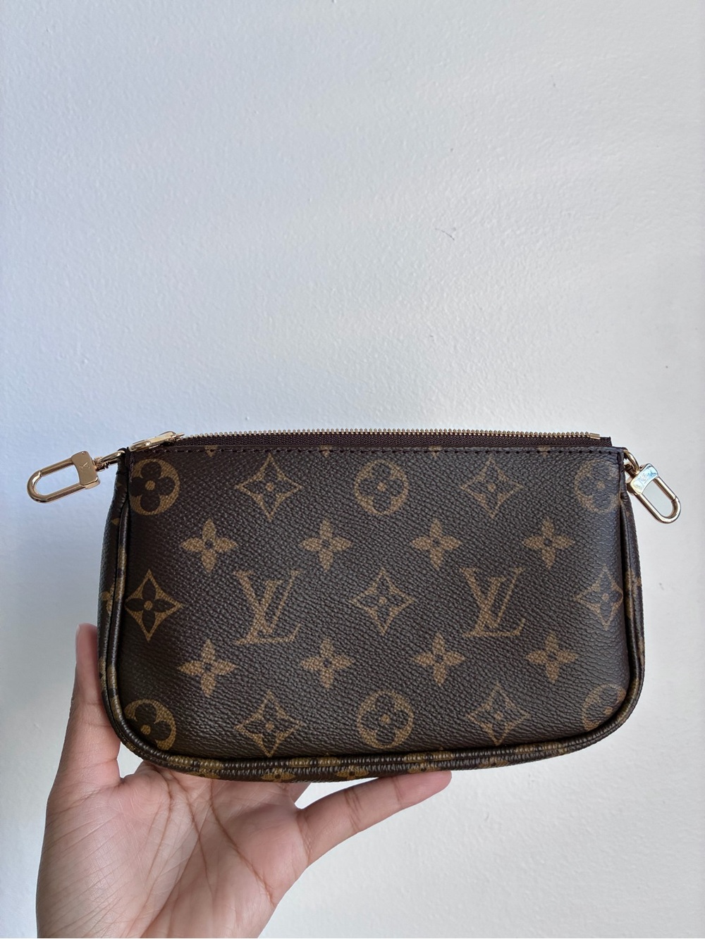 Louis Vuitton Multi Accessories Pouch - Picture 3 of 6